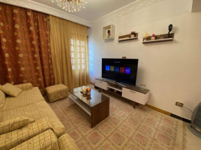 Sunny 2BR Apartment in Maadi